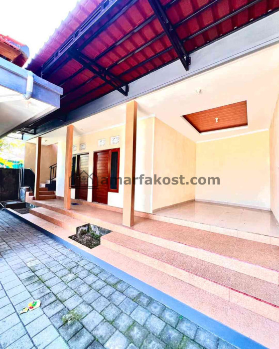 DISEWAKAN Rumah dengan 2 Bangunan - foto 2