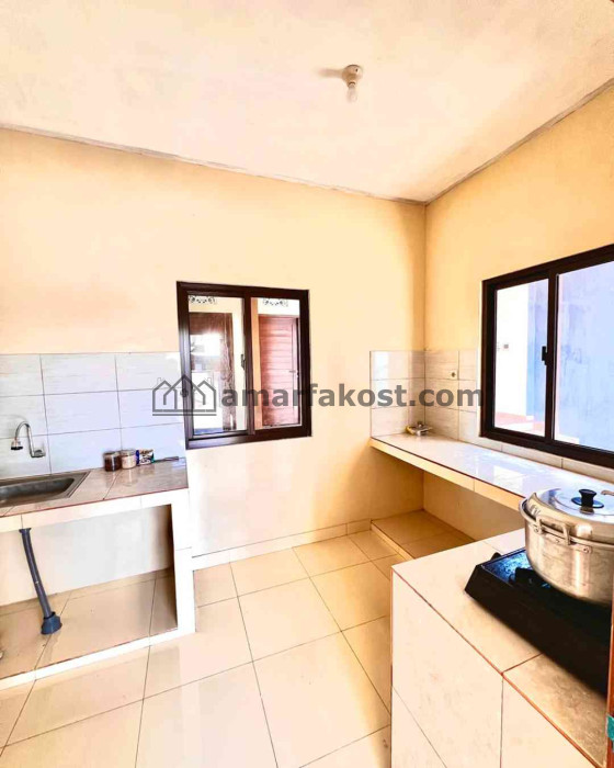 DISEWAKAN Rumah dengan 2 Bangunan - foto 6