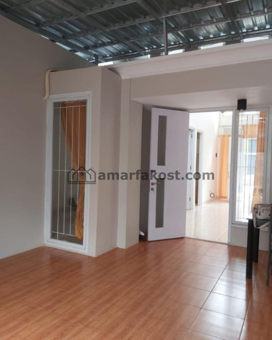 Di Sewakan Rumah semi furnish di komplek Citra Grand Senyiur - foto 3