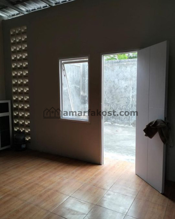 Di Sewakan Rumah semi furnish di komplek Citra Grand Senyiur - foto 7
