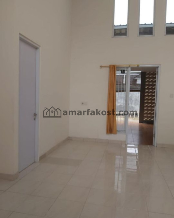 Di Sewakan Rumah semi furnish di komplek Citra Grand Senyiur - foto 6